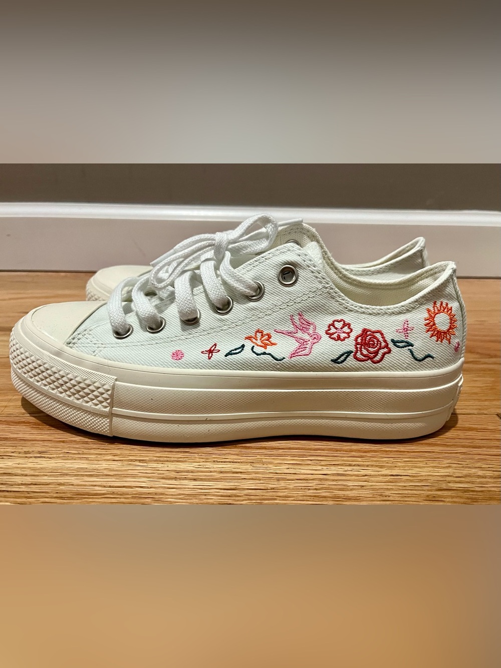New Converse Chuck Taylor All Star Lift Summer Embroidery Sneakers Size 7.5